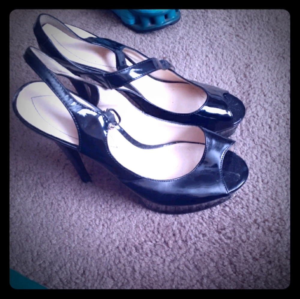 Black Guess open toe heels, 6 1/2
